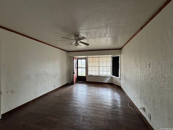 3rd image of 215 W Bedford