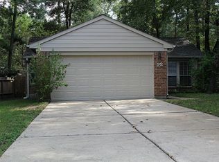 22 Fallshire Dr, Spring, TX 77381
