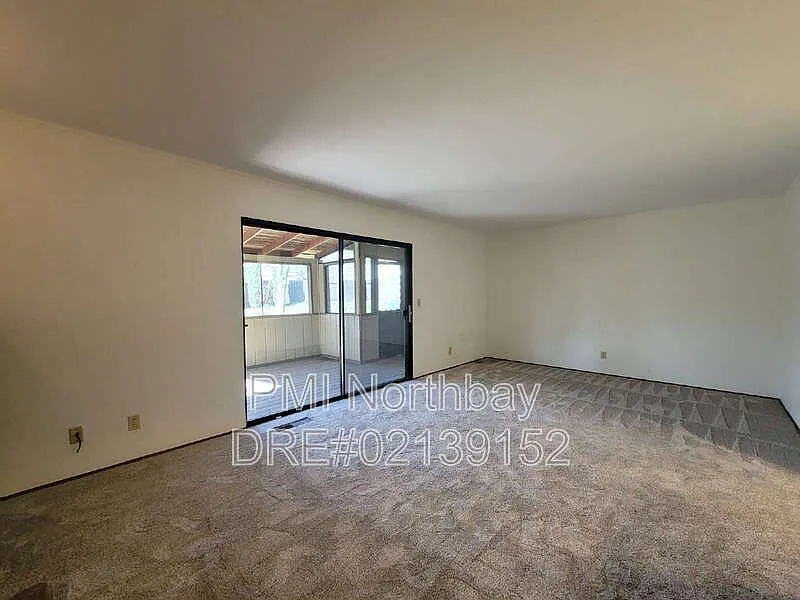 4 bed, 2.5 bath, 2077 sqft, $3,250 — Photo 3