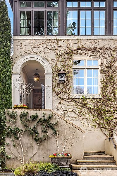 4th image of 463 39th Avenue E