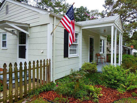 2nd image of 2815 Shady Lawn Dr