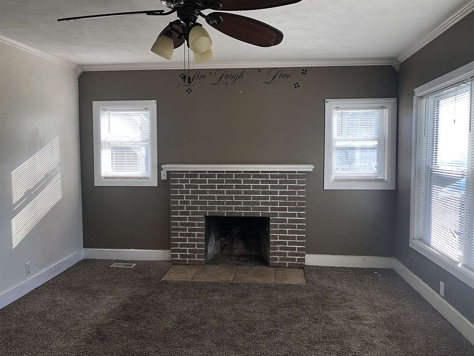 2nd image of 1113 W Oak St