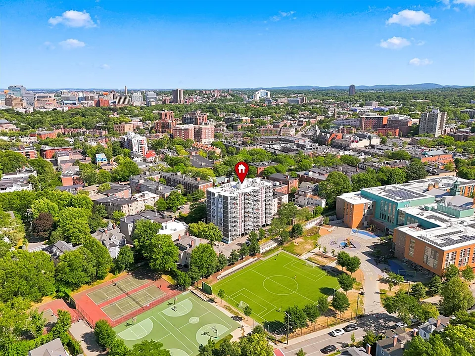 60 Babcock St #94