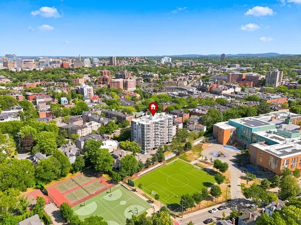 60 Babcock St APT 94, Brookline, MA 02446
