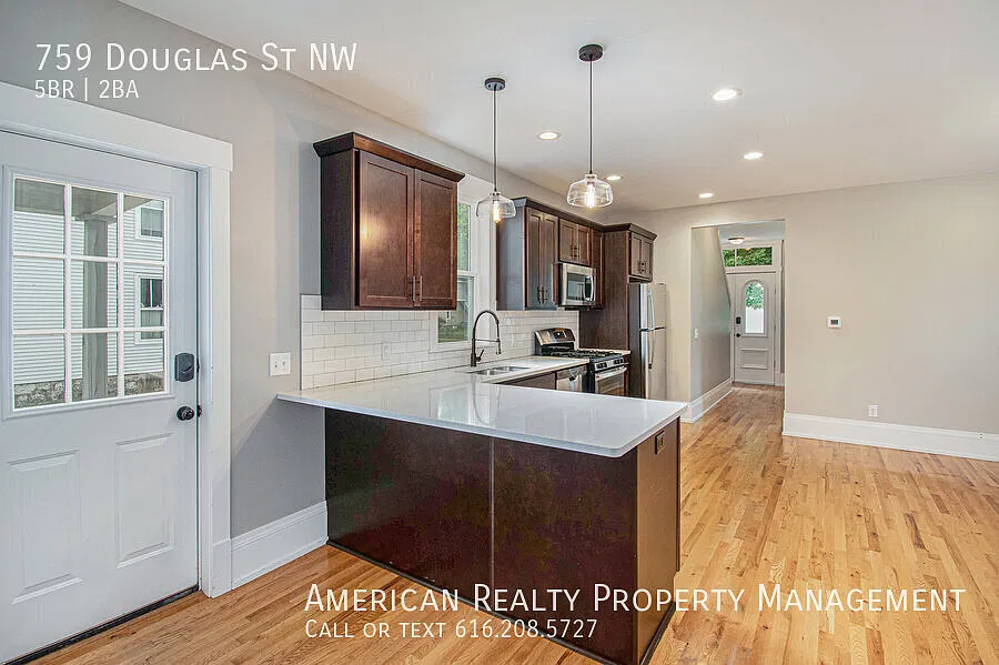 5 bed, 1920 sqft, $3,500 — Photo 2