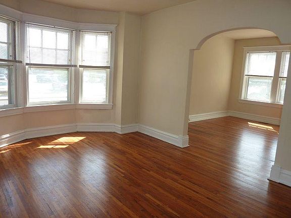 3rd image of 716 Heman Ave APT 1N