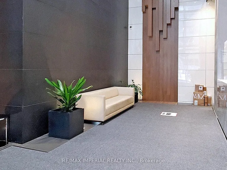 15 Grenville St #2803 — Photo 4