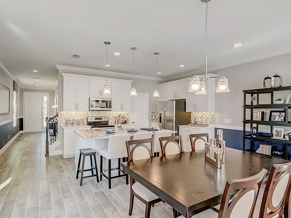 Dining area off kitchen