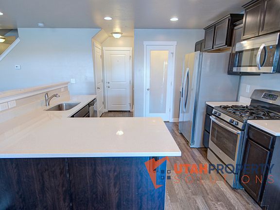 3rd image of 10878 S Harvest Pointe Dr