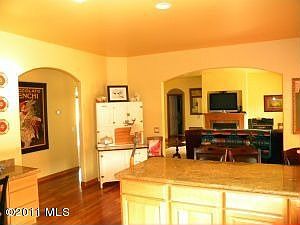 2nd image of 722 19th St NE