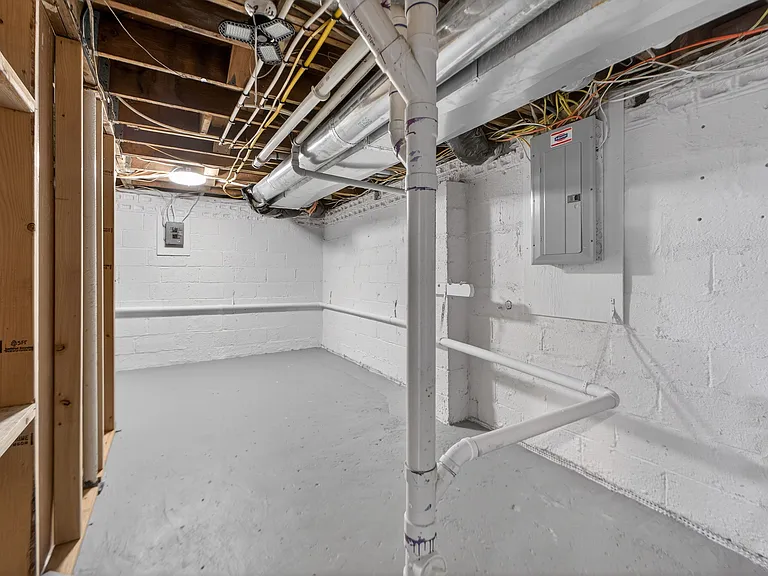 4640 W 70th Ter — Photo 33