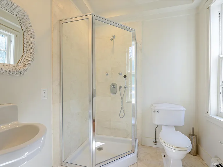 1 Pond Rd — Photo 10