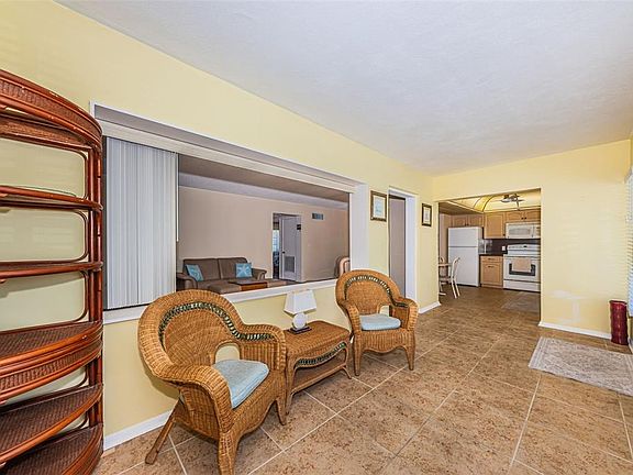 2nd image of 4700 Cove Cir APT 208