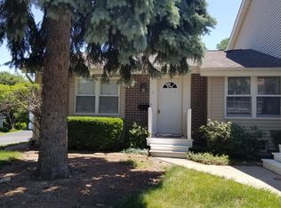 208 Emerson Ct UNIT A, Bloomingdale, IL 60108