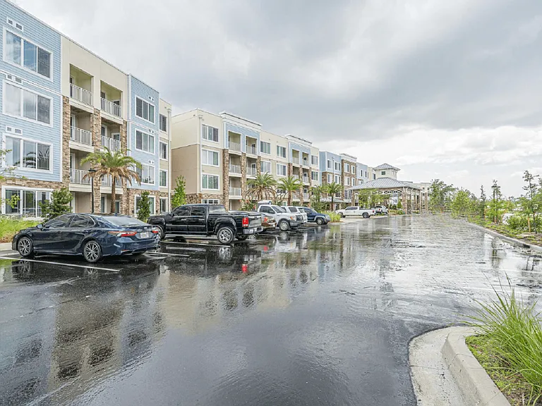 Sandpiper Glen 62+ Apartments — Photo 12