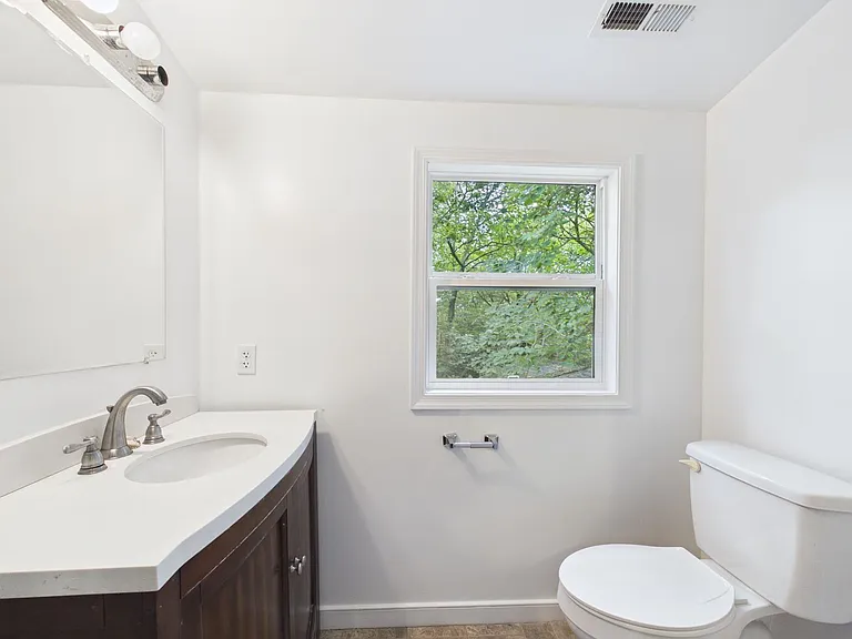 2313 National St — Photo 44