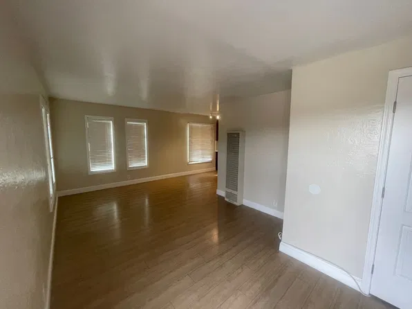 445 - Crescent Center
