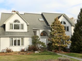 90 Wellington Ct, Yorktown Heights, NY 10598