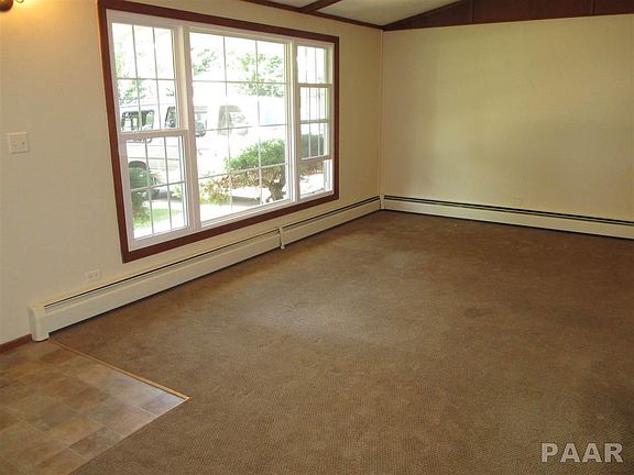 3rd image of 208 N Warren St