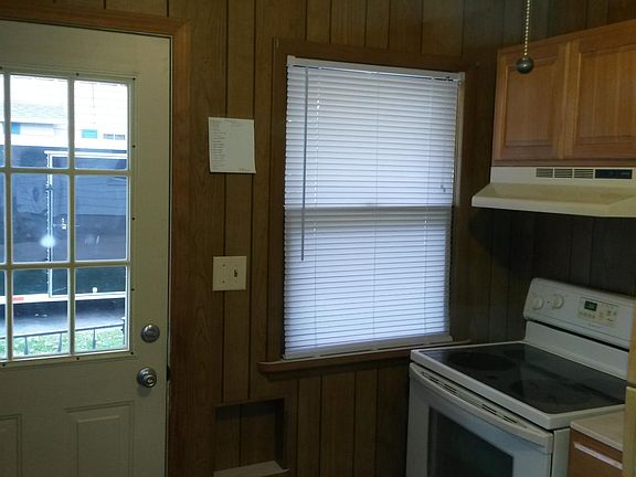 5th image of 216 E Main St