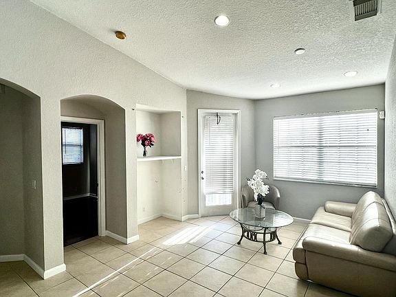 5th image of 2900 Carvelle Drive