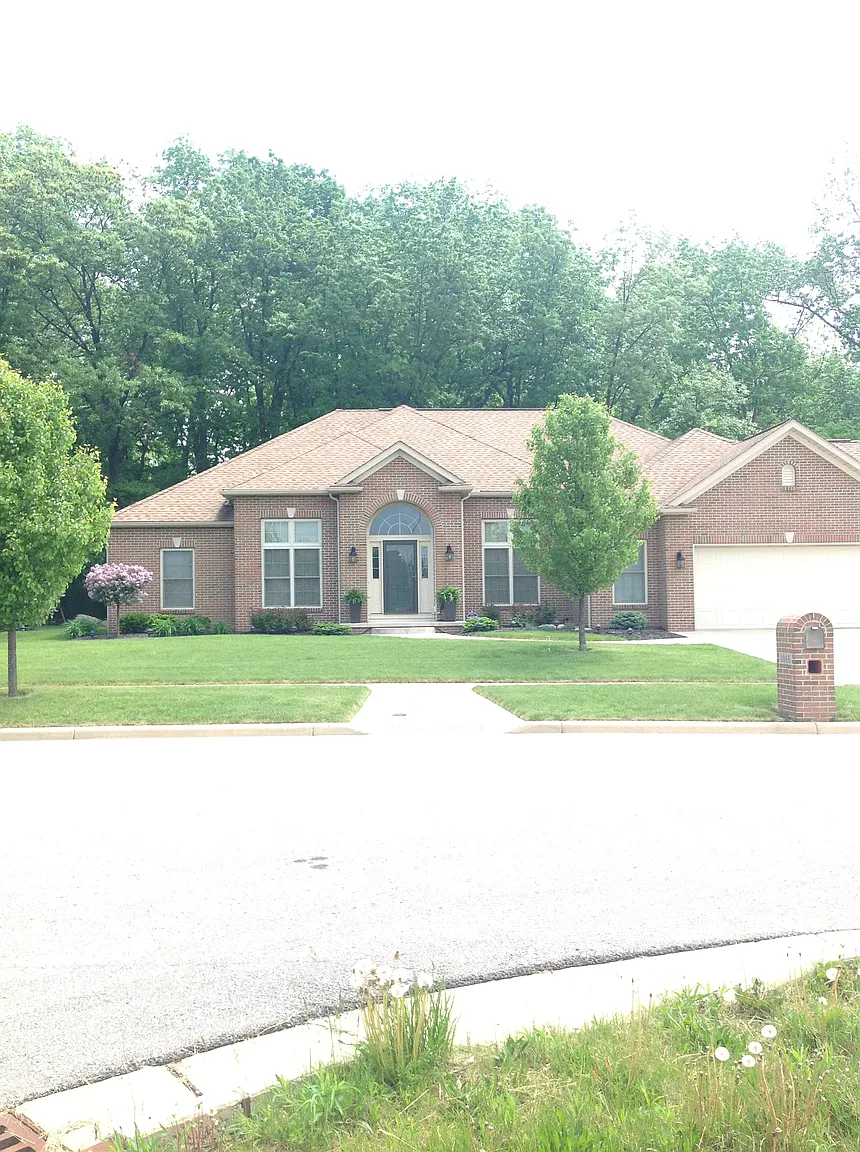 1048 Harvey Dr photo 1