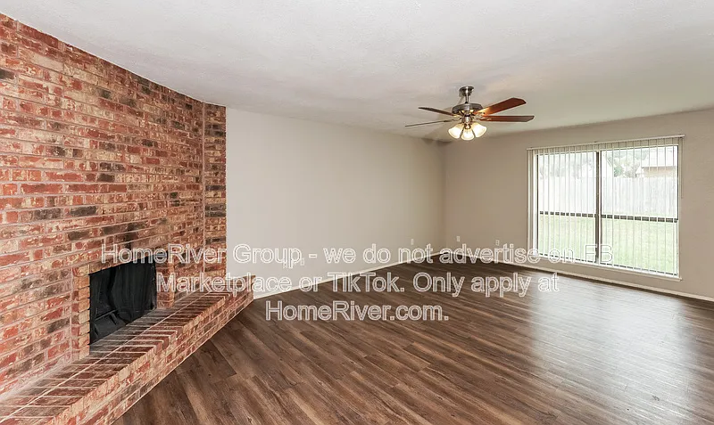 3 bed, 2.0 bath, 1383 sqft, $1,945 — Photo 2