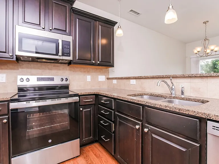 645 Smithridge Way — Photo 8