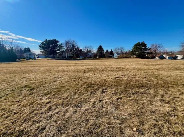 8535 South AMANDA COURT, Oak Creek, WI 53154