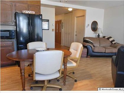 5th image of 38A Edinburgh Ln #A