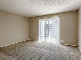 11029 R Plz #11026-02, Omaha, NE 68137