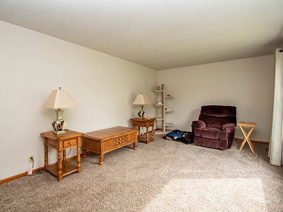 2nd image of 546 Paula Dr