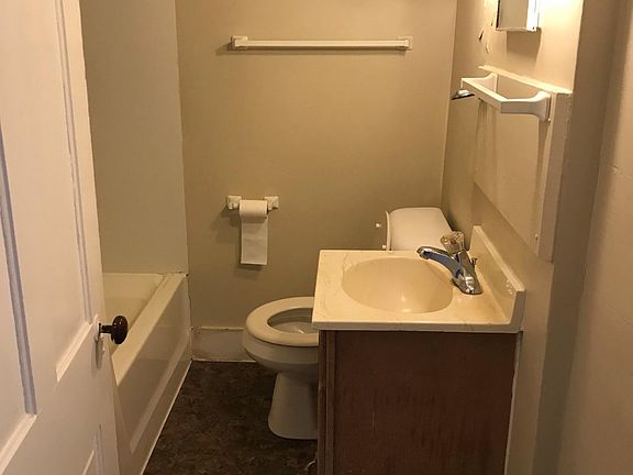 5th image of 1604 N Plum St