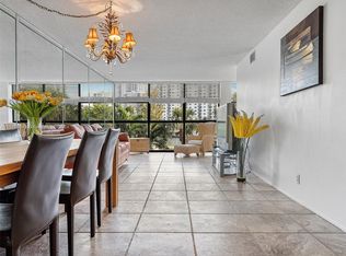 600 Parkview Dr APT 302, Hallandale Beach, FL 33009