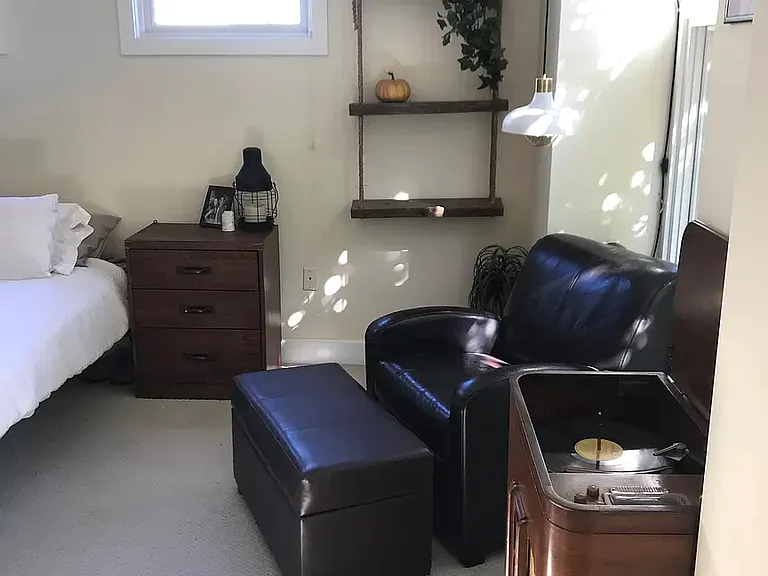663 Alexander St #1 — Photo 6
