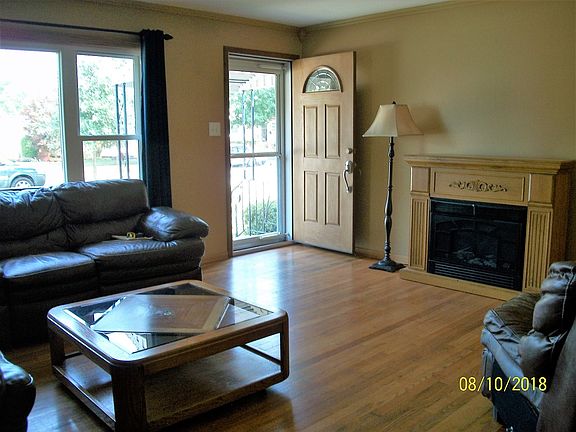 4th image of 9036 S Sproat Ave
