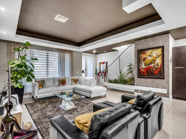 6414 NW 104th Ct, Doral, FL 33178