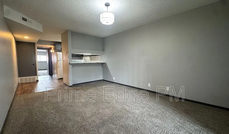 1121 N 28th St #12 — Photo 6