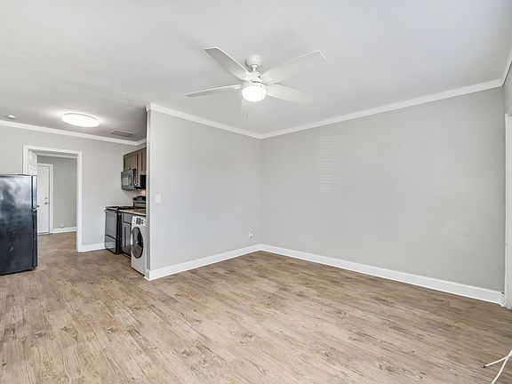 4th image of 1048 S Clearview Ave APT 1