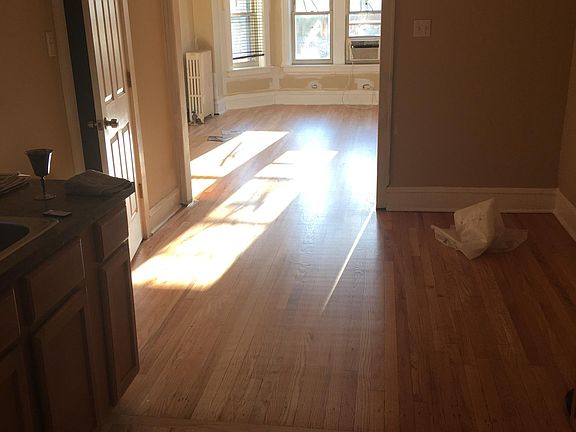 3rd image of 504 Beloit Ave #1C