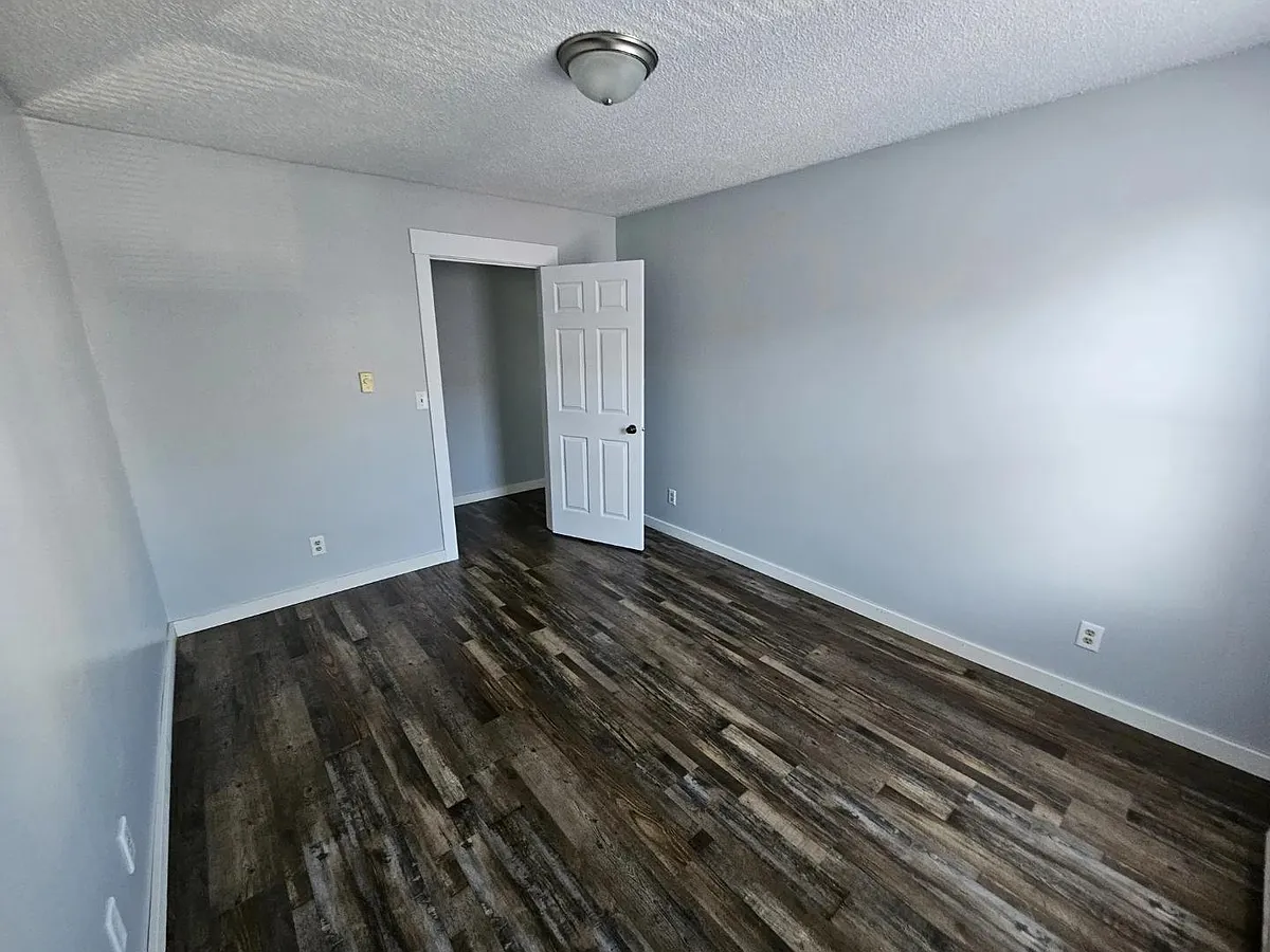 Unit Photo - 600 King St #3