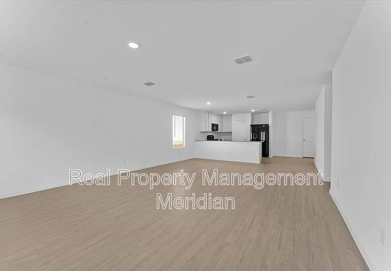 1821 Pentro Pkwy — Photo 8