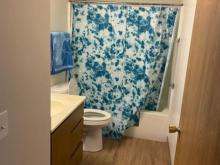 1038 Fond du Lac Ave — Photo 11