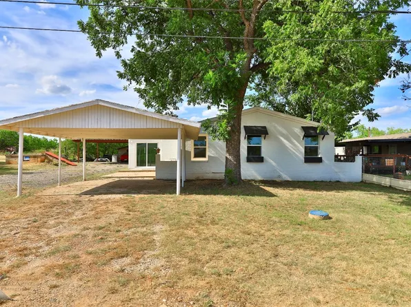 1016 W 5th St, Baird, TX 79504