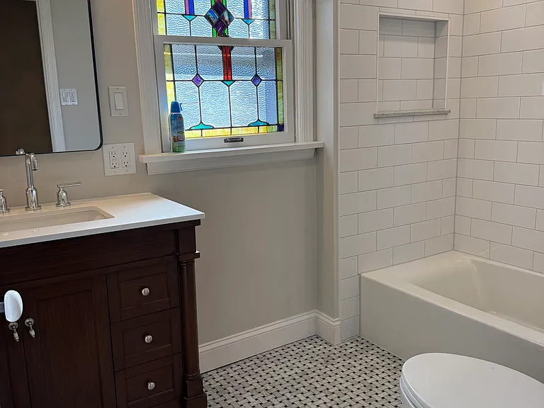 332 Avondale Ave — Photo 10