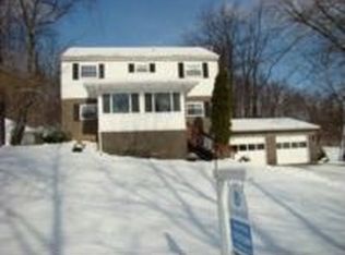 221 Elm Rd, Pittsburgh, PA 15239