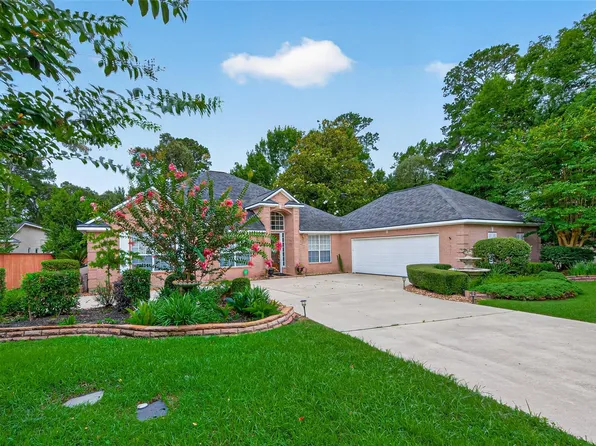 13 Wedgewood Blvd, Conroe, TX 77304