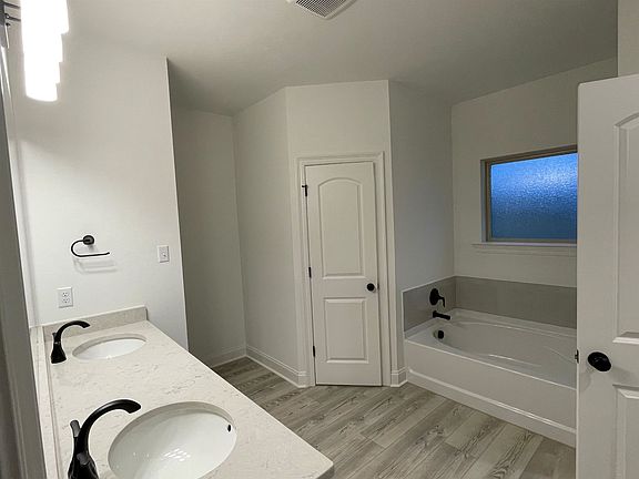 4th image of 116 Marie Claire Dr