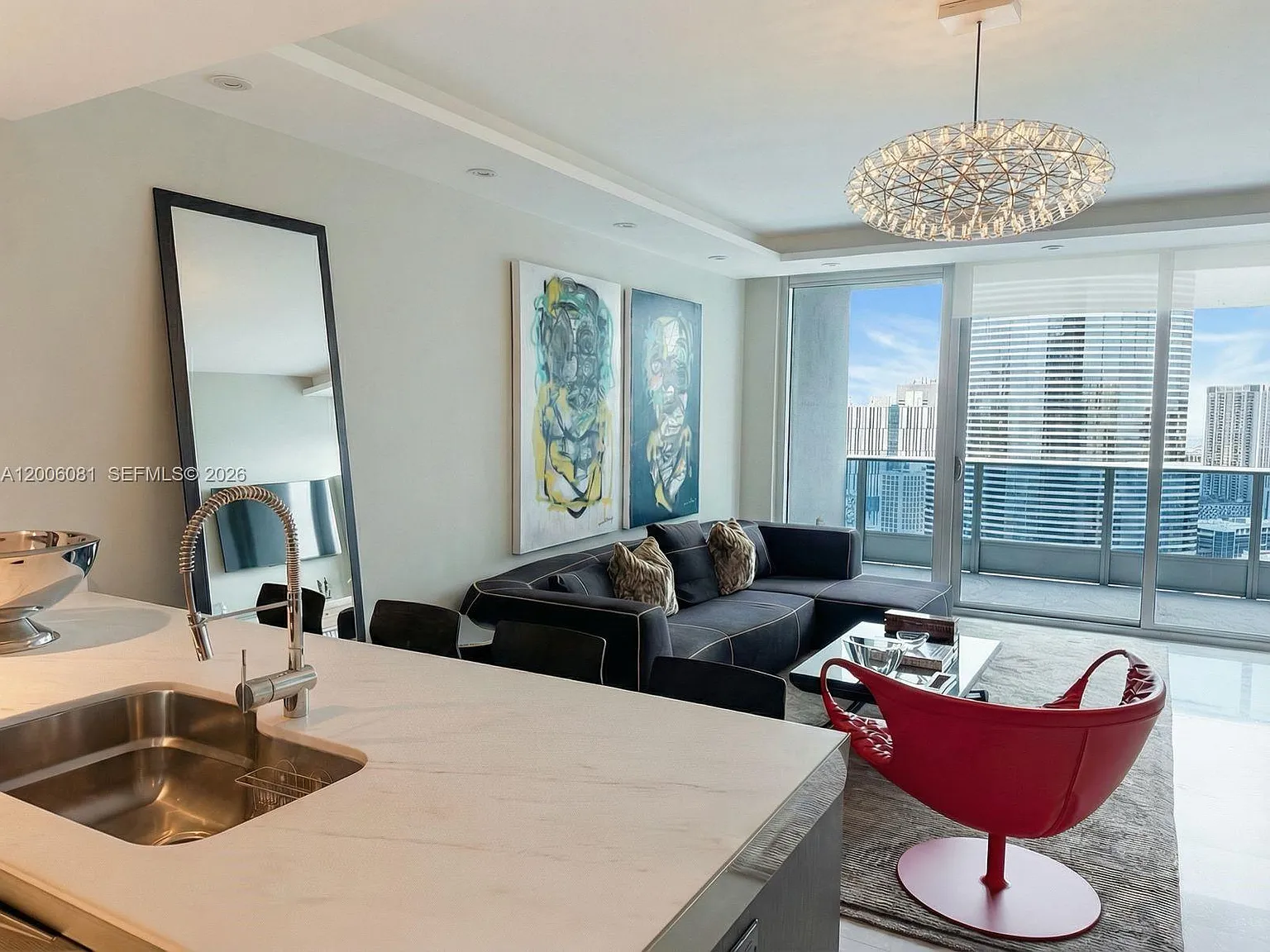Epic West Condo — Photo 4