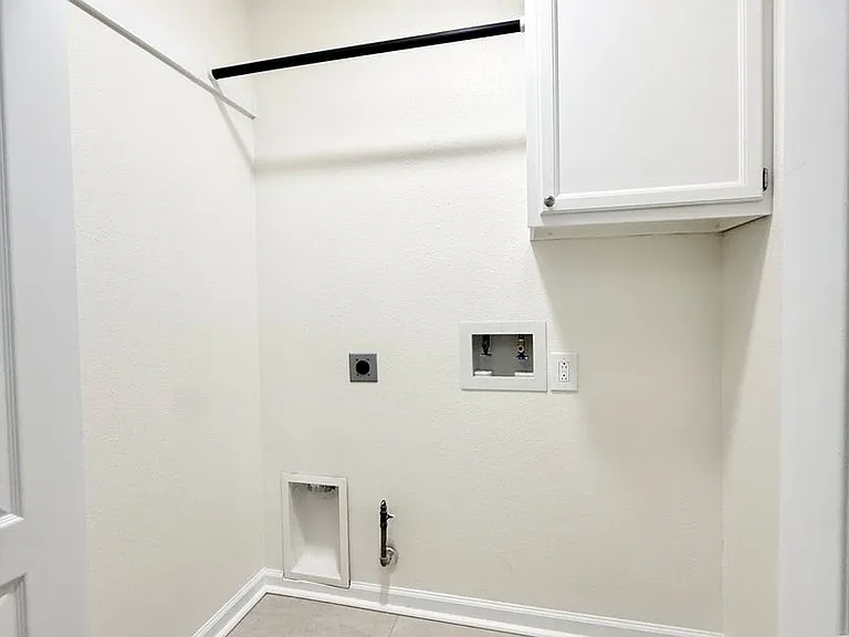 236 Almond Dr — Photo 24